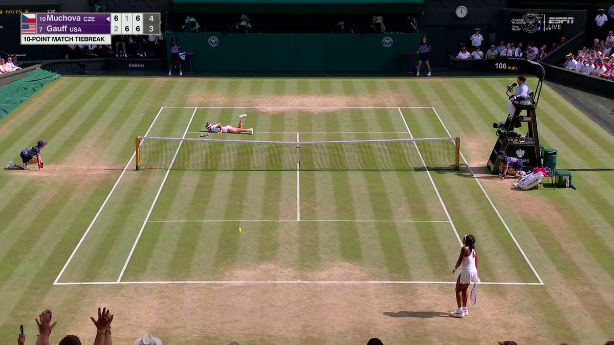 DIVING SAVE FROM MUCHOVÁ IN THE TIEBREAK 😱