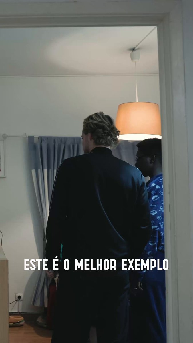 𝗘𝘃𝗲𝗿𝘆_𝗗𝗮𝘆 𝗕𝗲 𝗶𝗻𝘀𝗽𝗶𝗿𝗮𝘁𝗶𝗼𝗻. Morten Hjulmand regressou à casa de acolhimento de Santa Teresinha, em Lisboa, para surpreender as crianças e mostrar que podemos ser uma inspiração também fora de campo. Primeiro episódio do programa 𝗘𝘃𝗲𝗿𝘆_𝗗𝗮𝘆 𝗕𝗲 já disponível na RTP Play 👉
