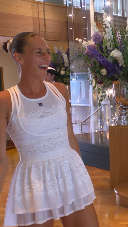 Marta Kostyuk before walking out to play her Wimbledon semifinal match against Noskova: “Is this where Rafa hit his head?” 😭😭😭😭