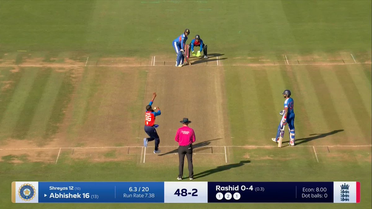 Rashid races to midwicket to catch off his bowling to dismiss Abhishek ❌