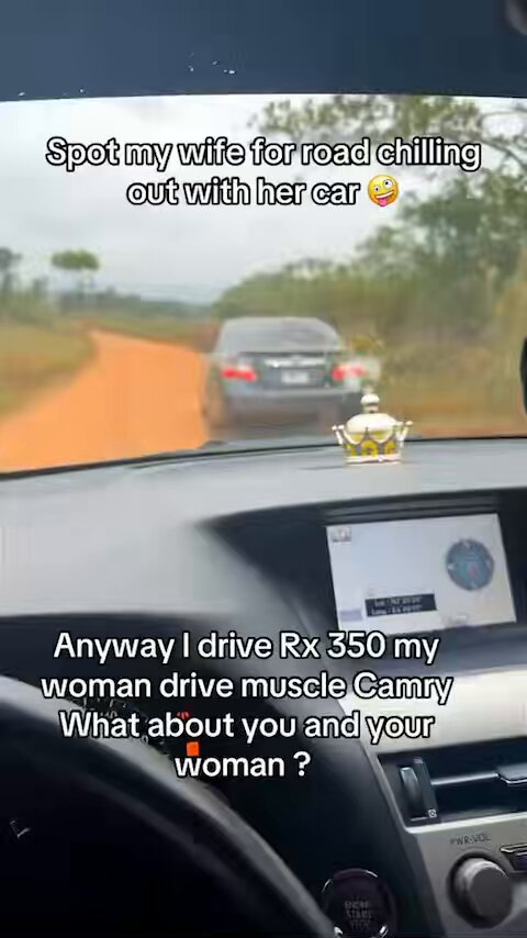 man proudly showed off the moment he spotted his wife cruising in her own car while he was driving his. Omo, na the real couple goals be this😭❤️