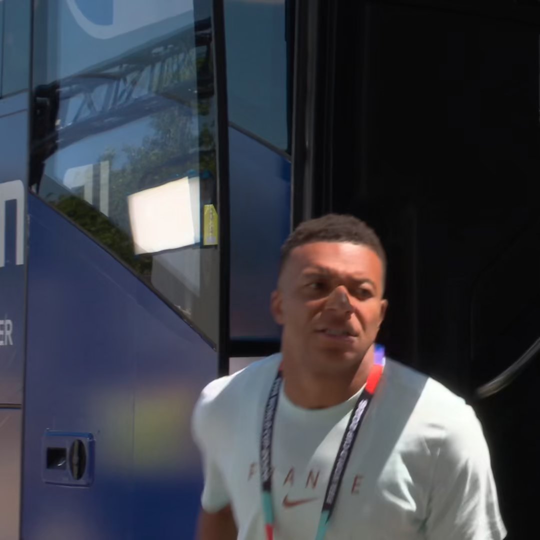 Eyes on the mission. 👀🇫🇷 #FIFAWorldCup
