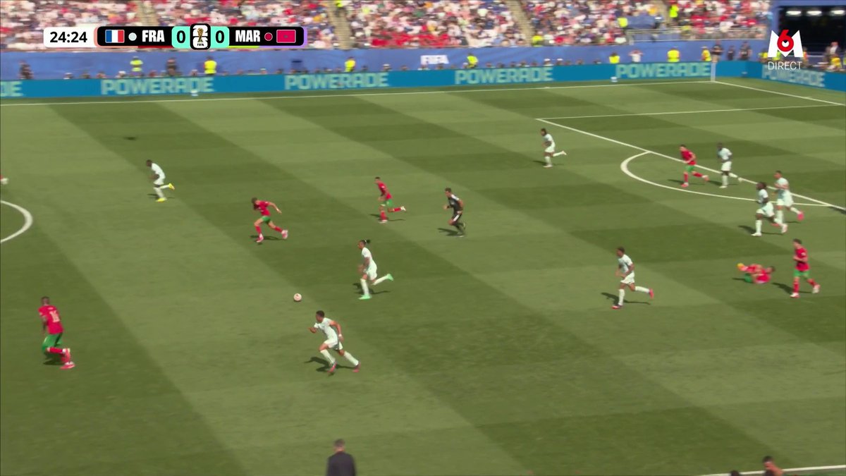 Mbappé file en contre et obtient un penalty évident ! Énorme occasion pour les Bleus d'ouvrir le score !! ⚡️🔥 Suivez le match sur M6 et M6+ #CDM2026 #FIFAWorldCup #FRAMAR