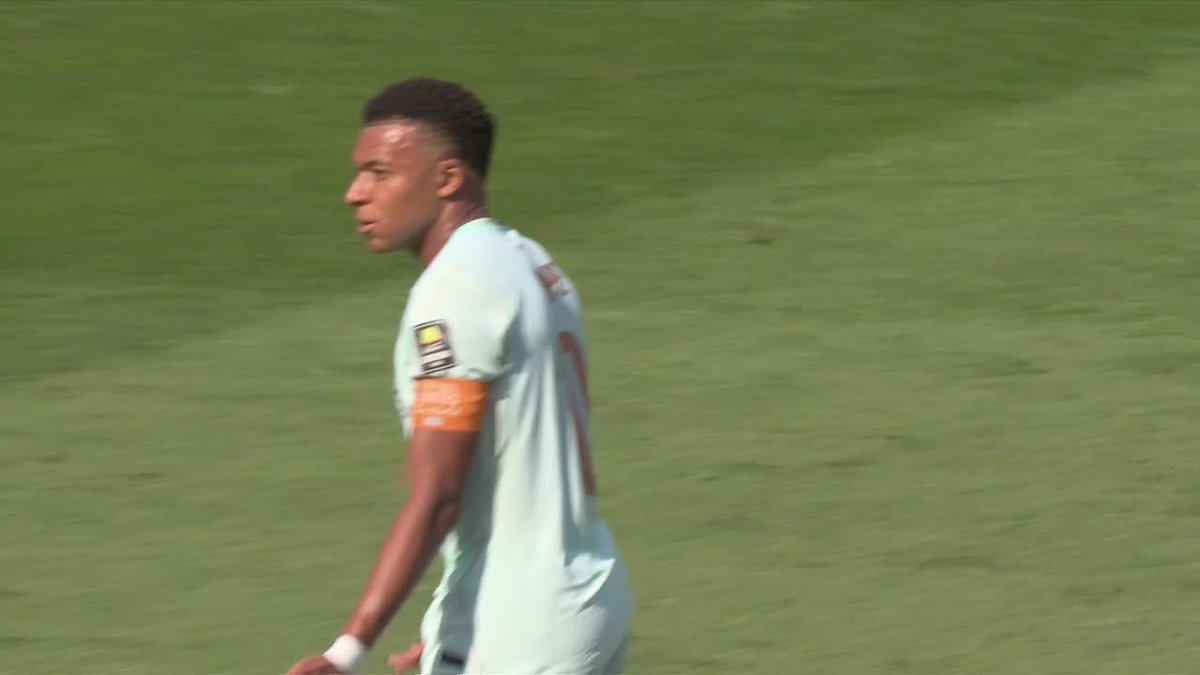 ▶️ EL REPROCHE DE MBAPPÉ TRAS EL PENAL ATAJADO POR BONO |👀🇫🇷 Luego de que Yassine Bono le contuviera el penal, Mbappé quedó mirando hacia un costado y realizó un gesto de reproche. 🗣️Varios usuarios comenzaron a preguntarse qué decía el francés.