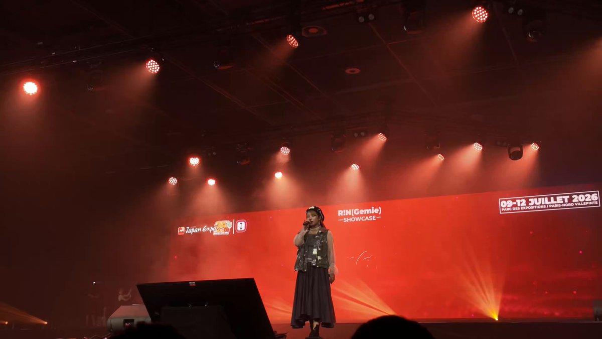 「Call of Silence」を歌ってきました。 Japan Expo in Parisで1番大きなステージ、初日に立たせて頂き本当に嬉しかったです。 素敵なアレンジをしてくださったのは萩宮ルナさん ＠y_ha_ag_y ありがとうございます！