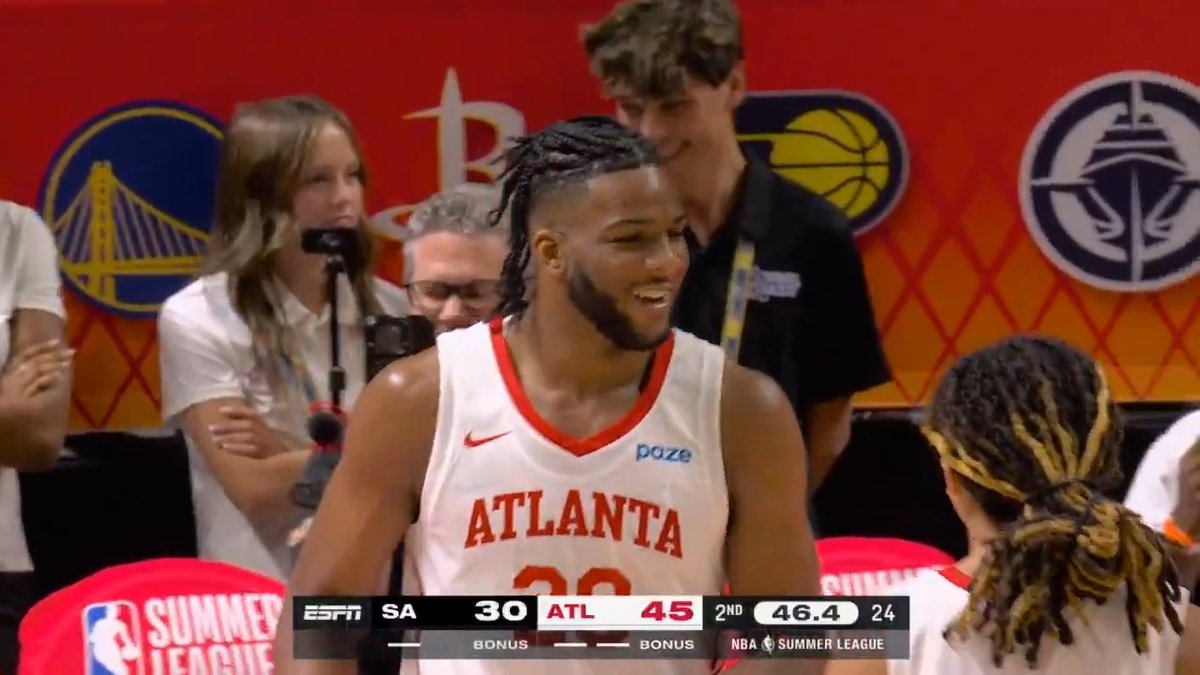Look at Zuby running the floor and finishing through contact 💪💪