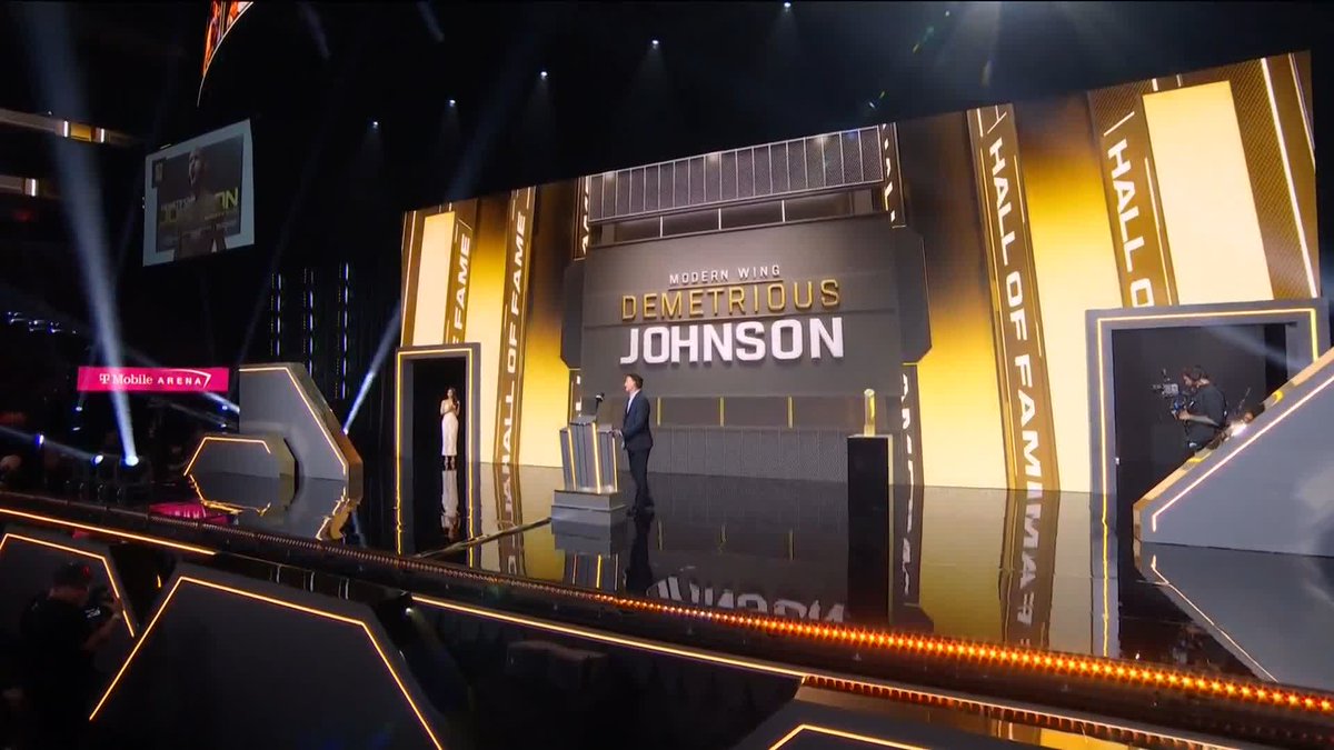 Demetrious Johnson, alias "le GOAT", fait son entrée pour son intronisation au Hall of Fame de l’UFC ❤️ #UFCHallOfFame