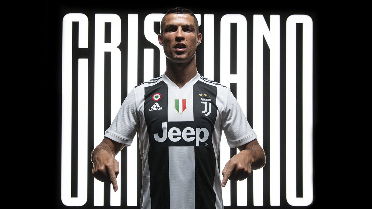 🤩 8 yıl önce bugün Juventus, Cristiano Ronaldo'yu transfer etti! 🏆 2x Serie A 🏆 1x Coppa Italia 🏆 2x Supercoppa Italiana ⚽️ 1x Serie A Gol Kralı 🏅 1x Serie A MVP ⚡️ Juve'de en hızlı 100 gole ulaşan oyuncu. 😎 37 golle Juve kulüp rekorunu kırdı.