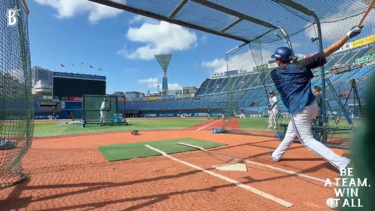 昨日のヒットで20試合連続安打！🔥 引き続きバッティング練習で快音を響かせる #勝又温史 選手💪 #baystars