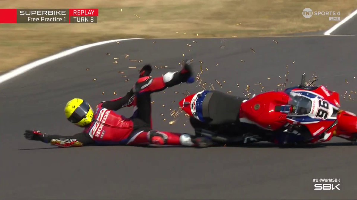 Dixon is down!! 😮 The British rider has slid out in FP1 as he makes his return to the series this weekend 💪 #WorldSBK | #UKWorldSBK | Live on TNT Sports and HBO Max