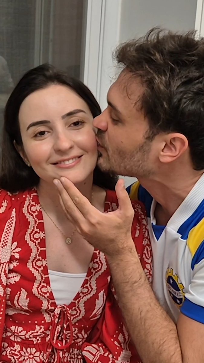 Most kisses in 30 seconds by a pair 😘 195 by Renato Bayma Gaia and Naiara Roberta Ribeiro de Marins 🇧🇷