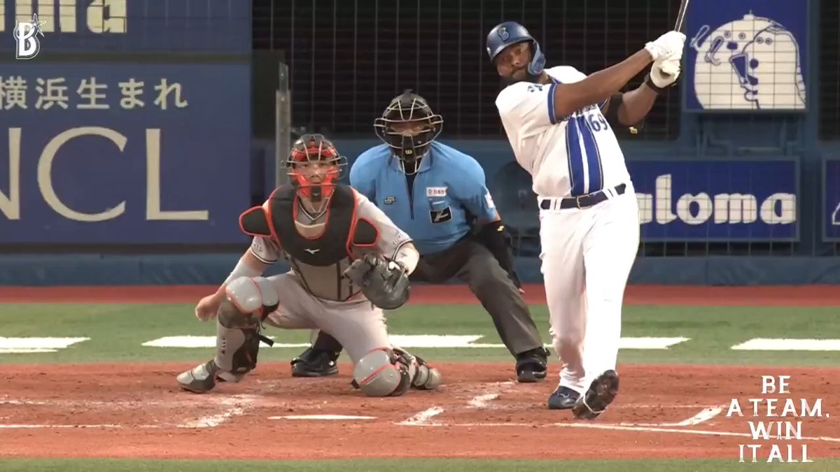 得点圏打率5割越えの #エンカーナシオン 選手が今日もチャンスでタイムリーを放ち #牧秀悟 選手が生還🌟 さらに #宮﨑敏郎 選手のセカンドゴロの間にも1点を返す👏👏👏 1回裏 DB 2 - 4 G #baystars