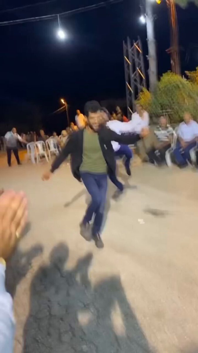Oyun havasını bile bu kadar ciddiye alan insanlara ihtiyacımız var 😂😂🤣🤣🤪🤪