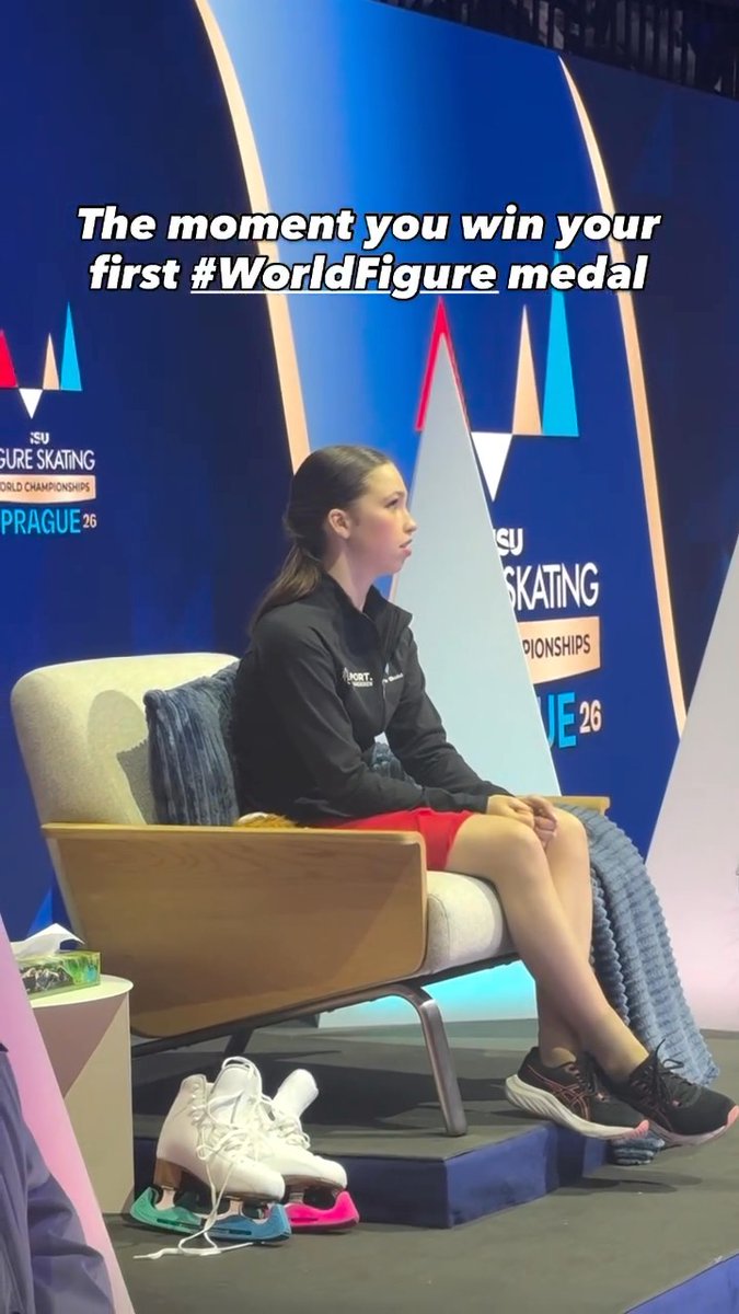 Pure artistry from Nina Pinzarrone, ISU Figure Skating World Championships bronze medallist ⛸️🇧🇪 Belgium's got a big quarterfinal against Spain ahead, but on the ice, Nina already showed the world what Belgian nerve looks like on the biggest stage. #FigureSkating