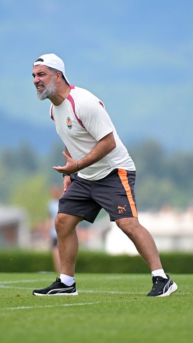 Shakhtar Donetsk antrenmanında Arda Turan.