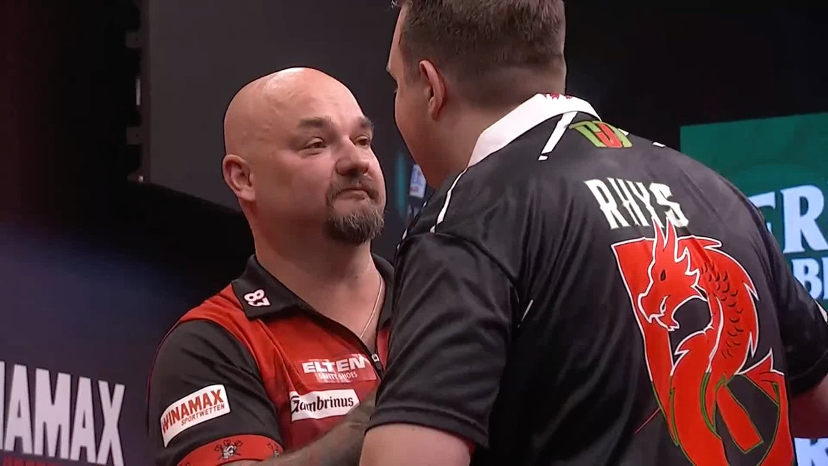 SEDLACEK WINS THE DECIDER! Karel Sedlacek denies Rhys Griffin in an epic last-leg decider, surviving four match darts to progress into round two where he will face Jonny Clayton! 📺 #ET10