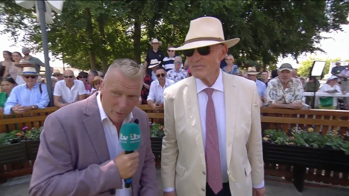 "William was very happy with him trip wise" 🤝 John Gosden reacts to a win with Heraldry 🗣️