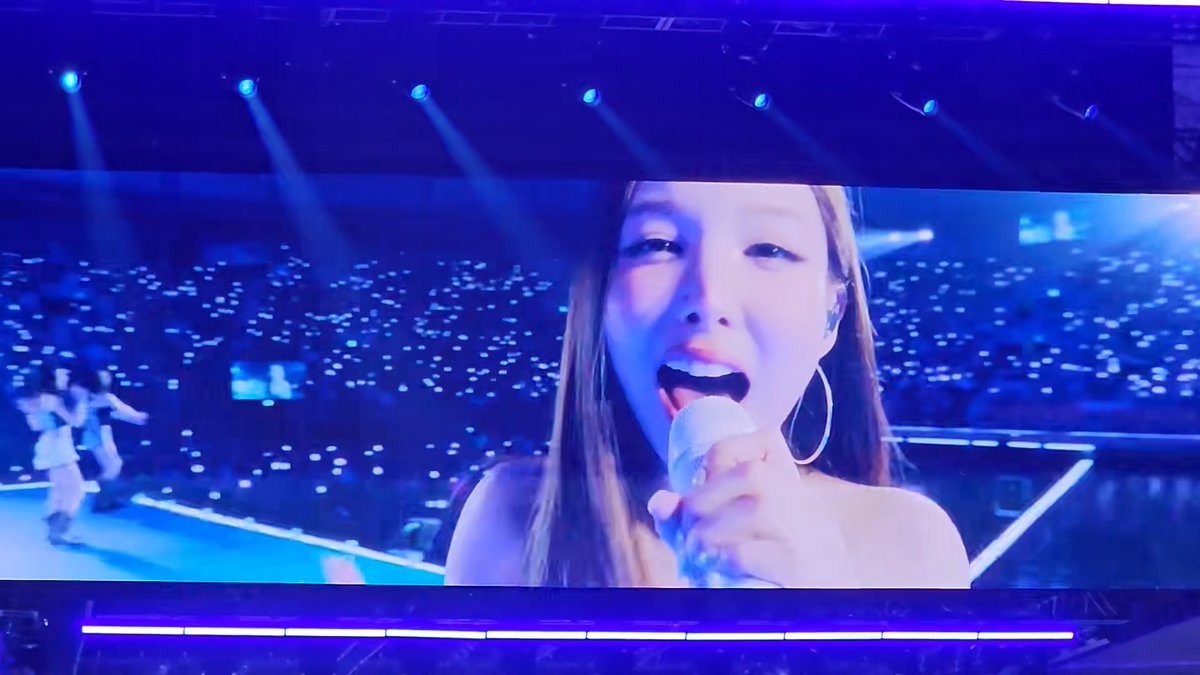 TWICE SINGING I'M GONNA BE A STAR IN 2026, NAYEON WAS ALREADY DONE AFTER THE FIRST CHORUS 😭😭