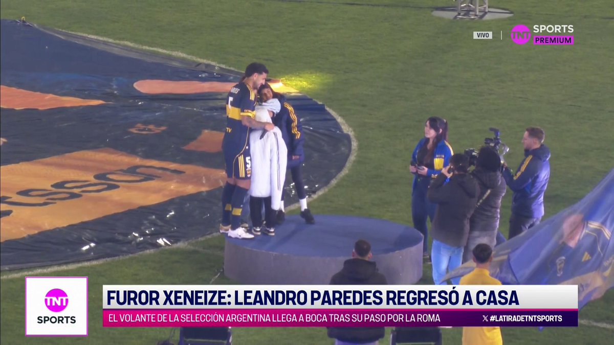 🗣️Leandro #Paredes hace exactamente 1 año en su regreso a #Boca ante #LaBombonera LLENA para darle la bienvenida: "Me muevo por SENTIMIENTOS, por AMOR y por eso ESTOY ACÁ".