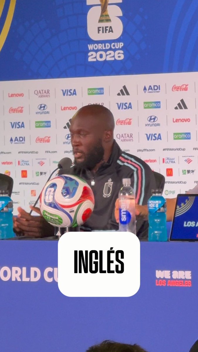 ¡ROMELU LUKAKU HABLA HASTA OCHO IDIOMAS! 🤯 🇧🇪/🇳🇱 Flamenco 🇫🇷 Francés 🇬🇧 Inglés 🇪🇦 Español 🇮🇹 Italiano 🇵🇹 Portugués 🇨🇩 Lingala 🇹🇿/🇰🇪 Suajili Impresionante cómo se desenvuelve el jugador belga en conferencia de prensa 👏 👏 👏