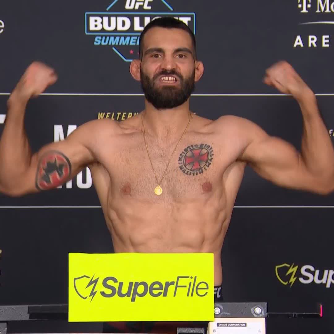 Benoît Saint Denis 🇫🇷 est au poids ! ✅ ⚖️ 70,8 KG #UFC329