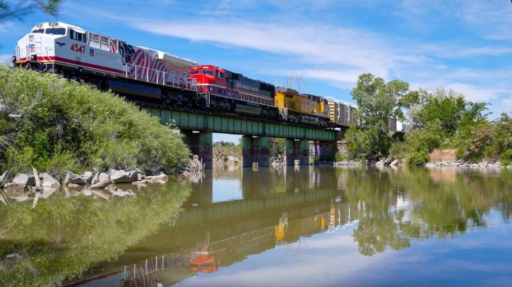 All aboard! 🚂 In June, eight of the 10 Artemis III SLS solid rocket booster segments traveled from Utah to NASA's Kennedy Space Center. The trip was led by Union Pacific’s new America 250 commemorative locomotive before a handoff to Norfolk Southern to continue east to Florida.