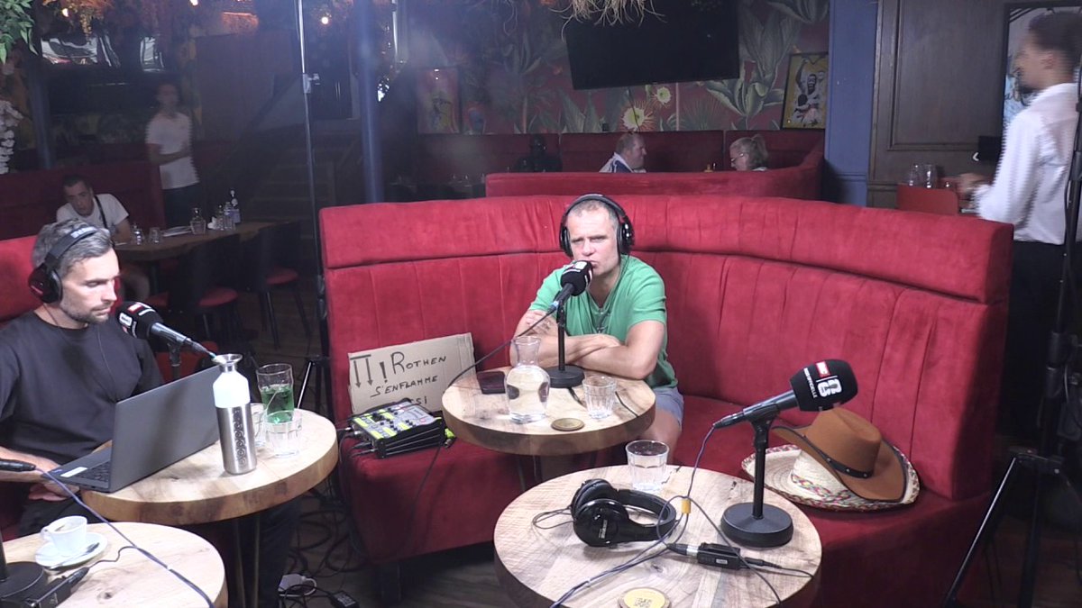 🇲🇦🗣️ "Le Maroc n'a pas de regret à avoir, car ils n'ont pas le niveau. Ils n'ont pas les éléments physiques et techniques pour faire face à cette équipe de France qui fait peur. Leur progression est exceptionnelle, mais il faut être lucide", estime Duga.