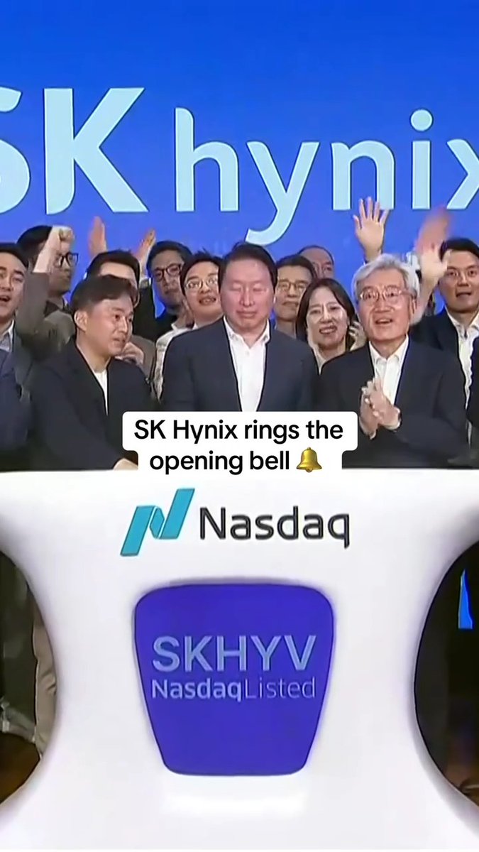 SK Hynix rings the opening bell at the Nasdaq. ๐