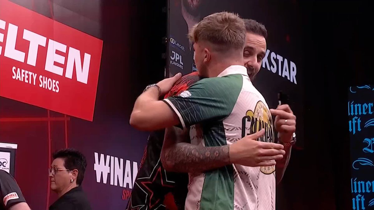 CULLEN GETS PAST MANBY! Joe Cullen holds off an incredible fightback from Charlie Manby, hitting 67% of his doubles to win 6-4 and set up a round two showdown with Michael van Gerwen! 📺 #ET10