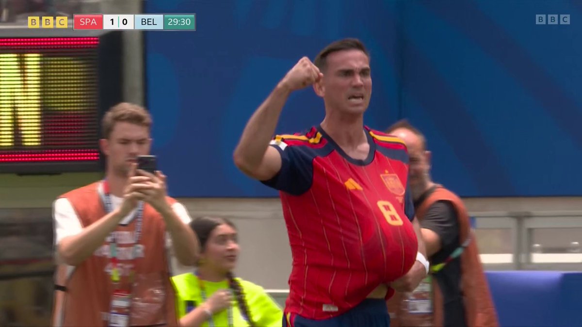 Fabian Ruiz opens the scoring for Spain 🔥