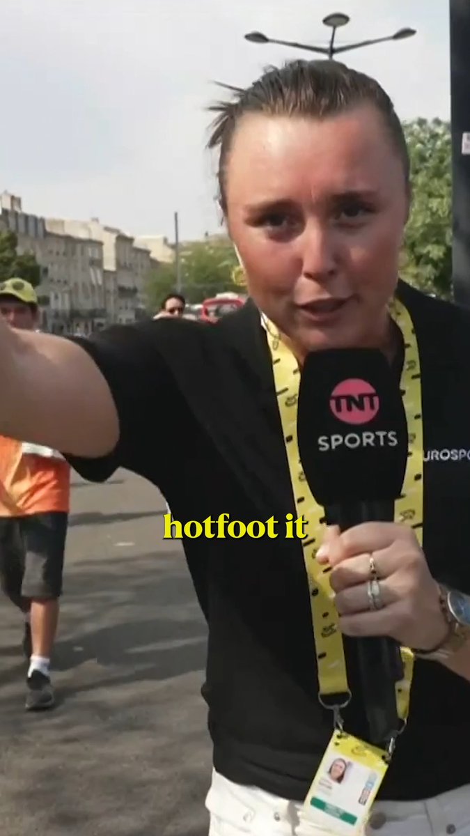 Hannah, come back! 🤣 The studio had a laugh during The Breakaway as Hannah walked off, unaware that she was being asked a question