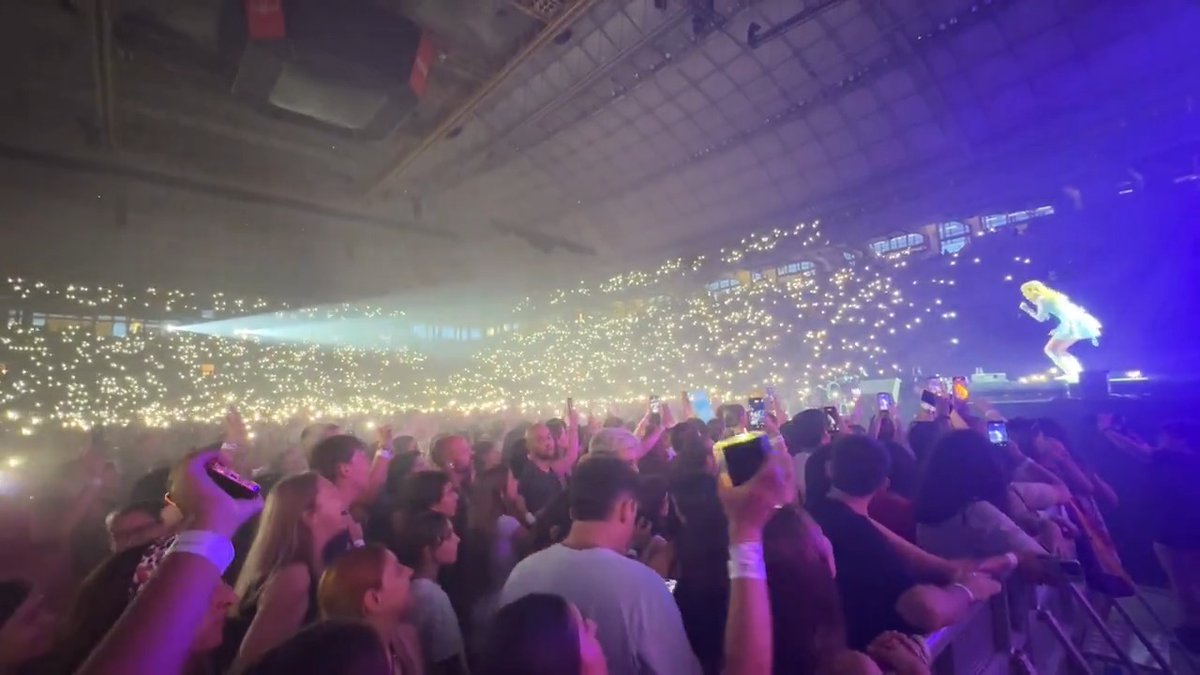 🤯 ¡Qué locura lo que estamos viviendo en el Palau Sant Jordi de Barcelona! ✨💙 #GiraOT2025