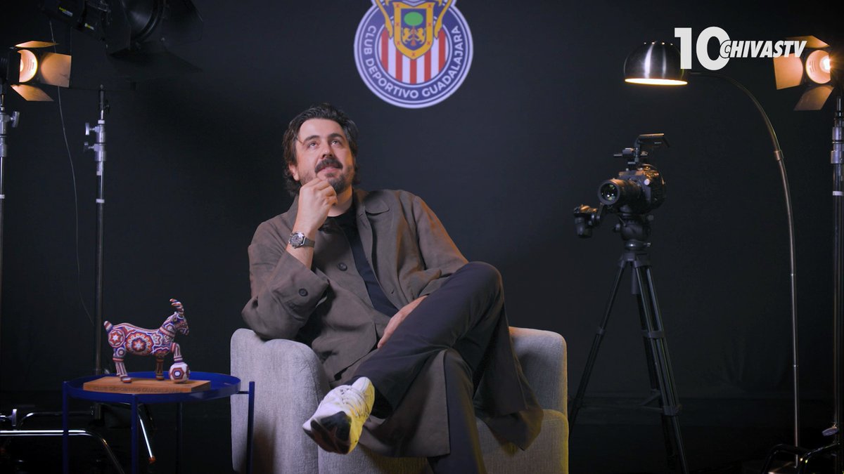 👏 De la mente de Jorge Vergara a una exitosa realidad 🔴⚪️ 10 años de historia. 10 años de ser la señal MÁS ROJIBLANCA 🐐 Seguimos y seguiremos contando las historias de ChivaHermanos para ChivaHermanos ❤️📺