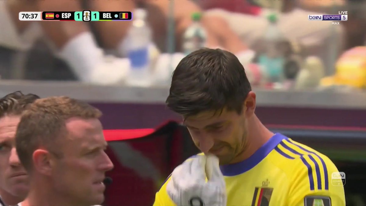 😢 A clearly emotional Thibaut Courtois is unable to continue and is replaced by Senne Lammens. #FIFAWorldCup | #Belgium