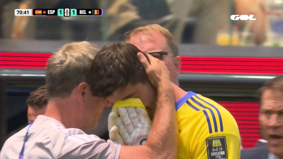Las lágrimas de Courtois al no poder continuar 💔