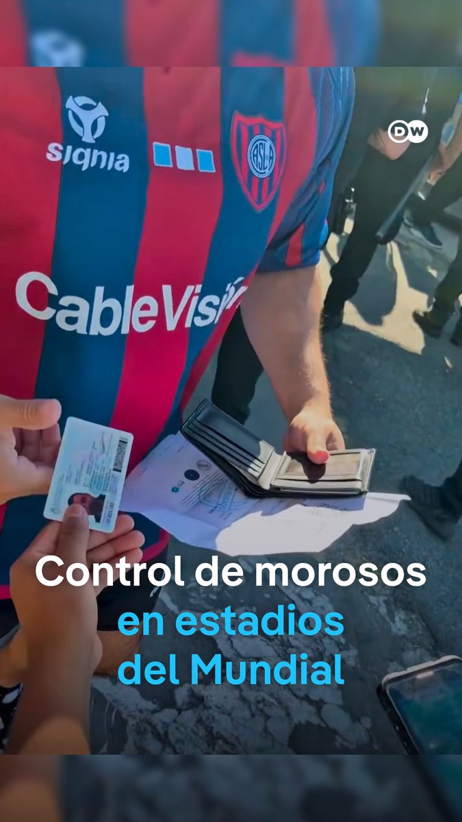 Argentina impide el acceso al Mundial a deudores alimentarios El Gobierno argentino compartió con organismos de Estados Unidos una base de datos con más de 13.000 deudores alimentarios. La medida se ejecuta en los controles de acceso a los estadios, sin implicar automáticamente la revocación de visas ni la prohibición de entrada a Estados Unidos. /es