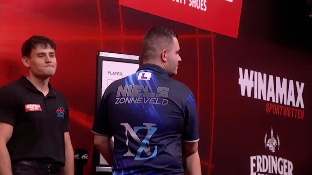 TRIPLE Z THROUGH! Niels Zonneveld completes the evening's action in Leverkusen, dispatching Daniel Klose 6-2 thanks to a strong doubling display! 📺 #ET10