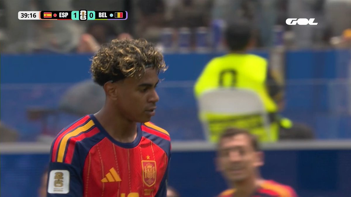 Doble recorte y se fue por poco. Metía esa Lamine y era un golazo 🤏🏼