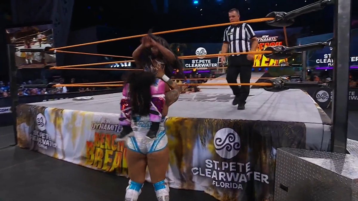 A returning @WillowWrestles turned the tides of a chaotic Casino Gauntlet Match to earn an AEW Women's World Title opportunity vs @Toxic_Thekla at #AEWRedemption! Watch the #AEWDynamite Beach Break replay RIGHT NOW on @HBOMax!