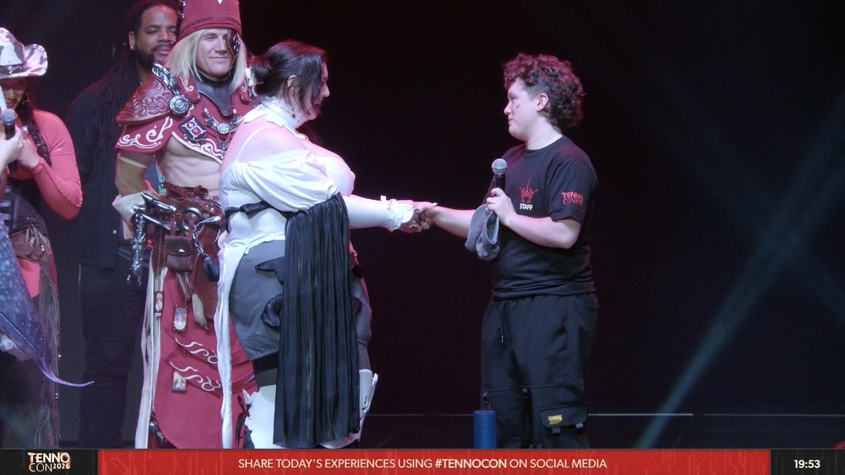 We had a VERY special moment onstage during the #TennoCon 2026 Cosplay Contest. We wish the beautiful couple many happy returns! ❤️