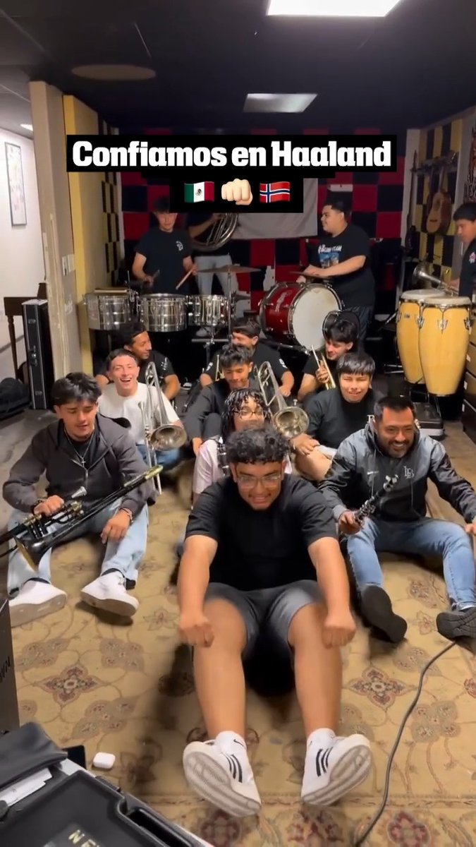 Banda mexicana "La Prestigiosa" mostró su apoyo a Erling Haaland para el partido contra Inglaterra y hasta tocó su icónica canción, pero al estilo norteño.🤠🎶🇳🇴 (Vía @bandalaprestigiosa/IG)