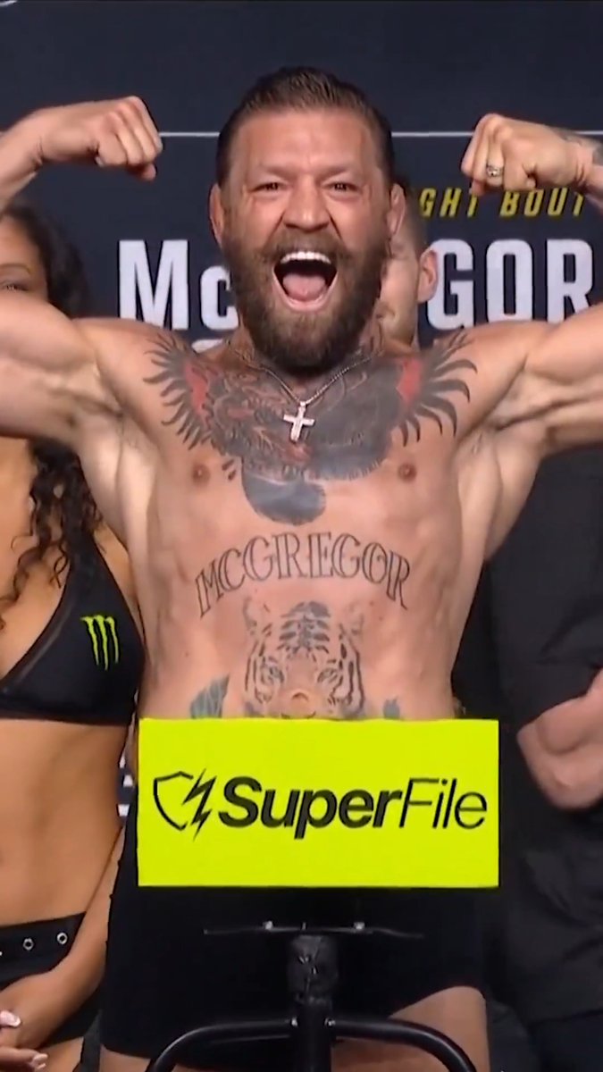 🔥 Conor McGregor ve ikonik tartıda bağırış anı!
