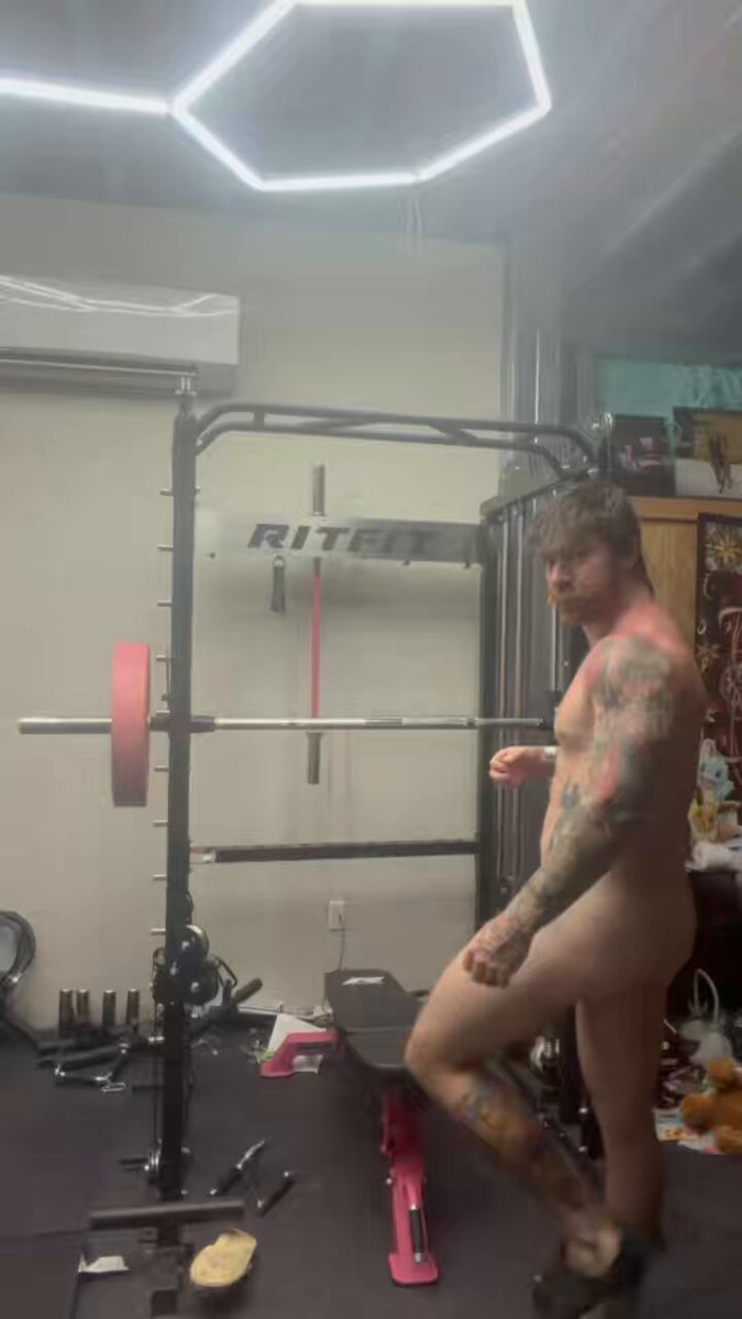 Oh my working out naked is about to be my new favorite thing