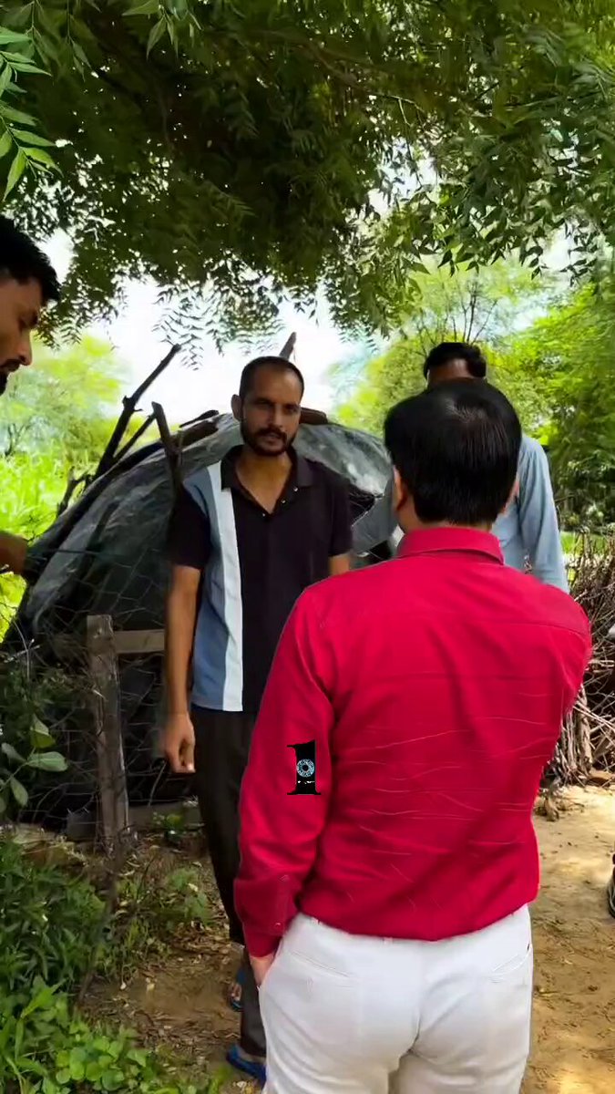 तेरे से बात कर रहा हू या पटवारी से बात कर रहा हू साईड हो जा😳😲 उठाकर बाहर करो इसको😵 जो नेतागिरी करता है उसको उठाकर बाहर करो🤯 रमेश जी बस इन दो माता राम का सुनूंगा बाकी सब आगे🙄