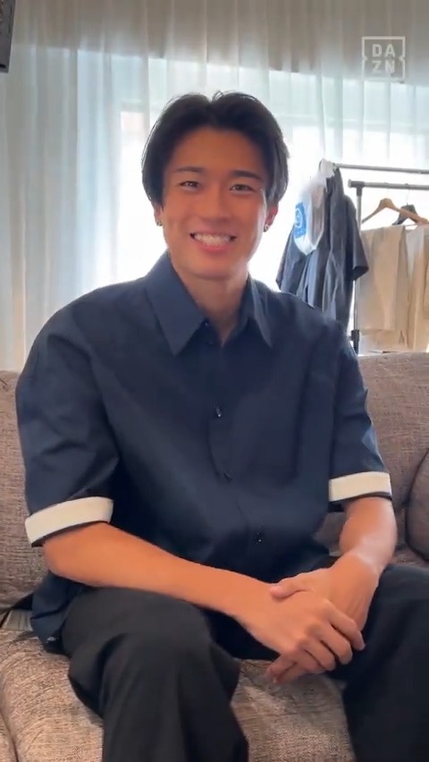 「日本代表歴代No.1イケメン」 令和代表:中村敬斗 🇯🇵 平成代表:内田篤人 🇯🇵 この2人を超える日本代表イケメンっておるんかな