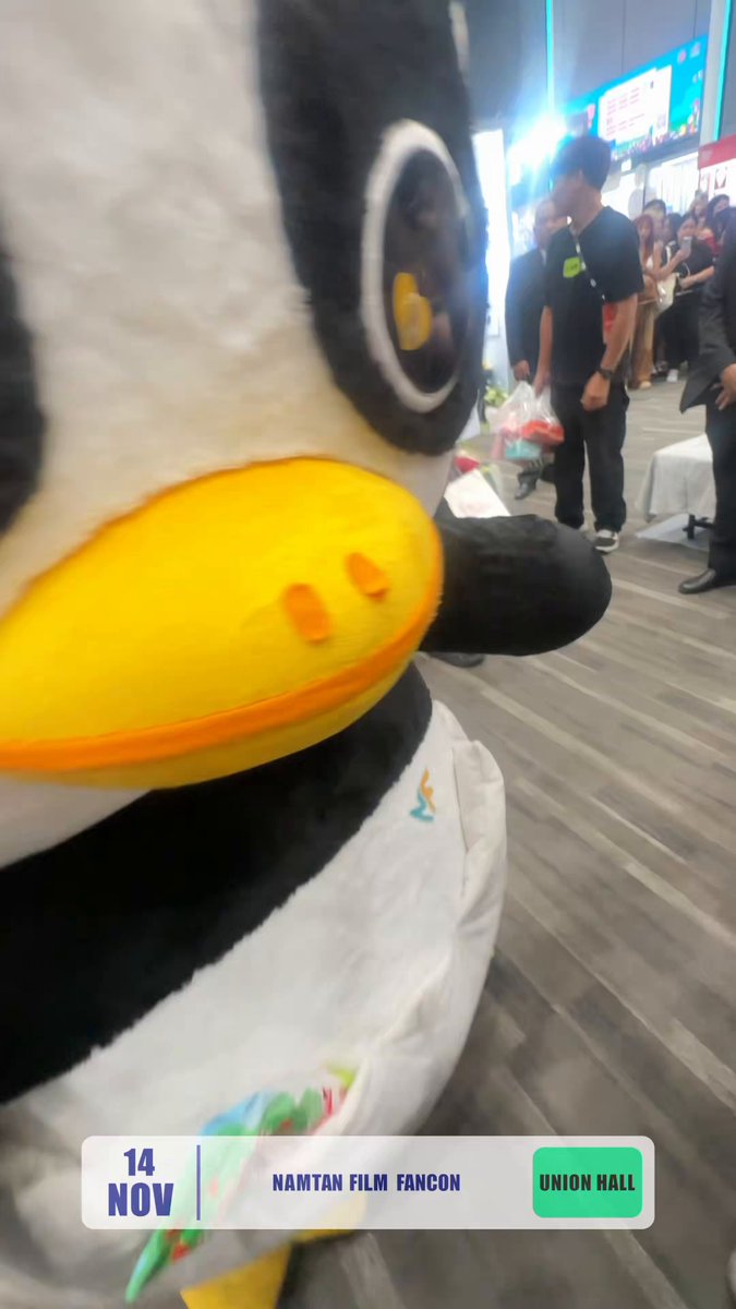 :เป็นที่ต้องการของสังคมเหนื่อยมั้ย 🐣🐼: ก็นิดนึงจ่ะ ยายกินข้าวยัง :กินแล้วลูน่ากินยัง 🐣🐼:กินแล้ว กินแล้ว :อยากกินเป็ดอ่ะ 🐣🐼: ไปกินอย่างอื่นได้มั้ย ไม่งั้นจะไล่ออก!!! จากละมุนเจอหลานวีน 555555555 TCEX 2026 SIAM PARAGON #SiamParagonxTCEX2026xGMMTV #LUNAR
