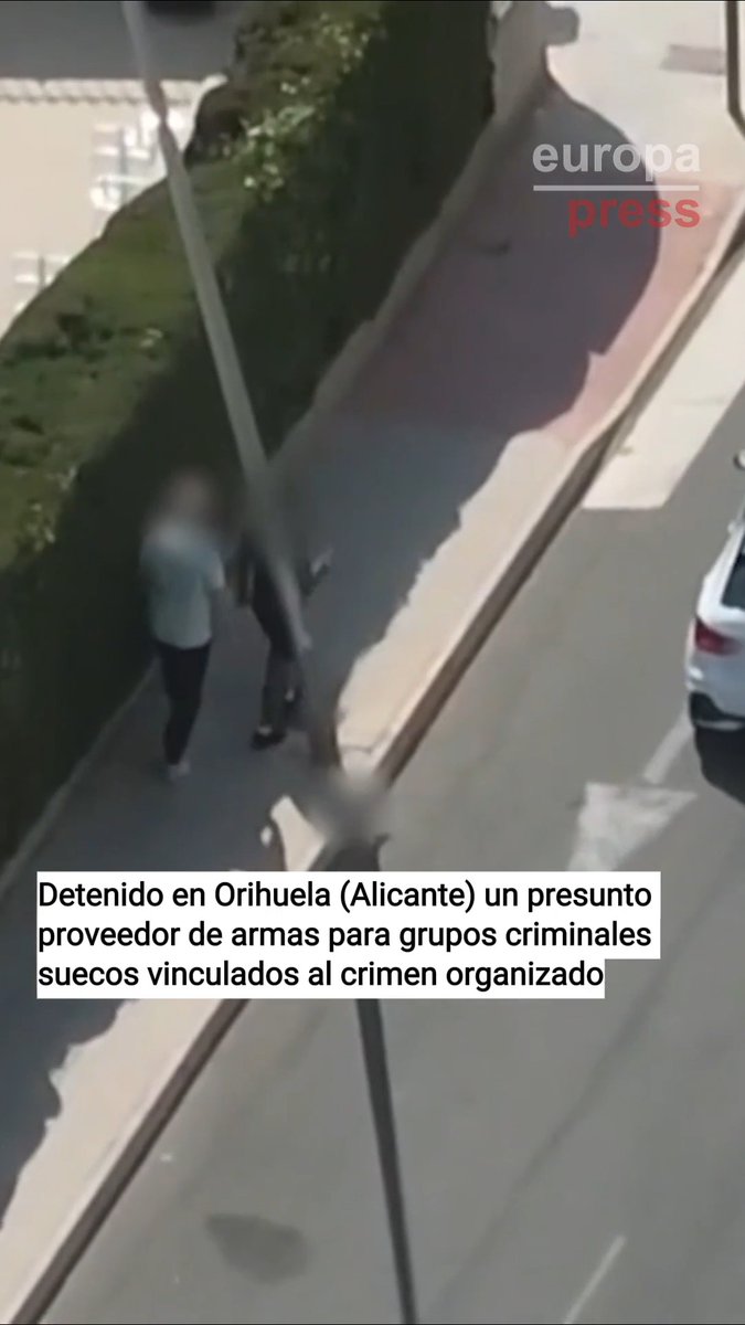 Detenido en Orihuela (Alicante) un presunto facilitador de armas y munición para organizaciones criminales suecas. Los grupos abastecidos por el arrestado contrataban sicarios, a menudo menores, para cometer atentados y ajustes de cuentas