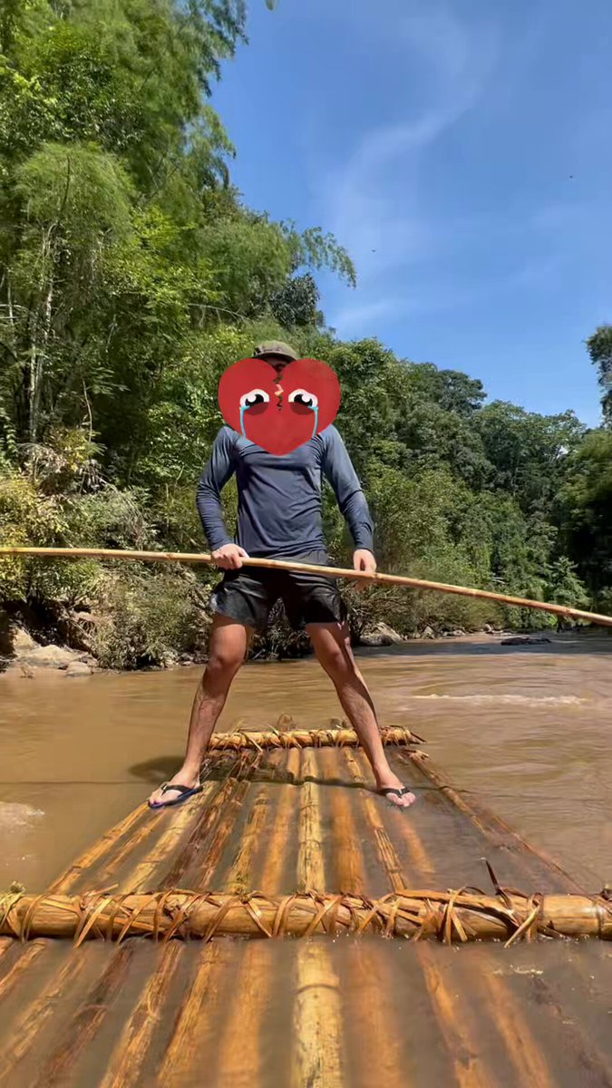และนี่คือทริปเดินป่าที่แพงที่สุดในชีวิต เพราะผมทำมือถือ iPhone ตกตอนถ่อแพไม้ไผ่ แบบไม่รู้ว่าตกตั้งแต่เมื่อไหร่ บทเรียนราคาแพงมาก 🥹