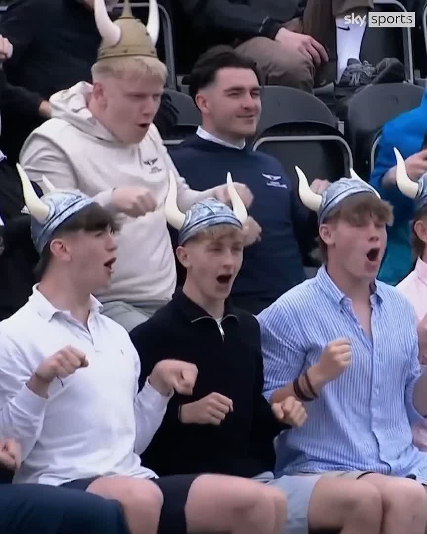 The 'Viking Row' fever has reached the Genesis Open in Scotland, and Norway's own Viktor Hovland is loving it! 🇳🇴