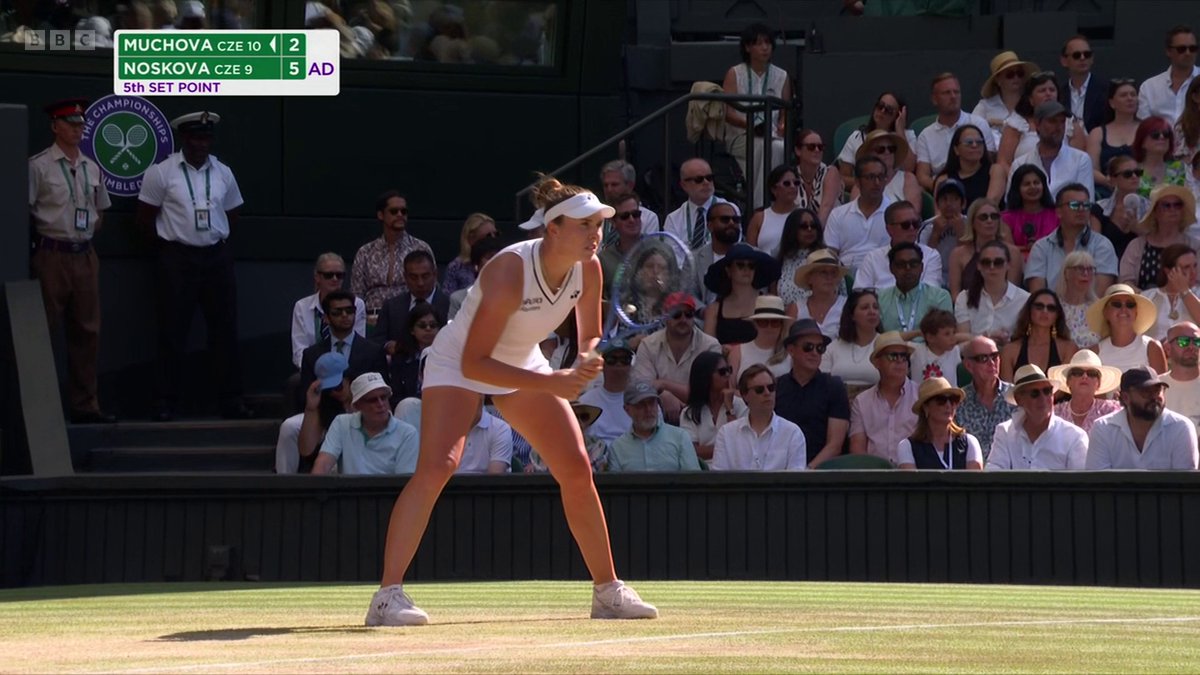 That is some way to take the first set... 🔥 Linda Noskova leads in the #Wimbledon women's singles final!